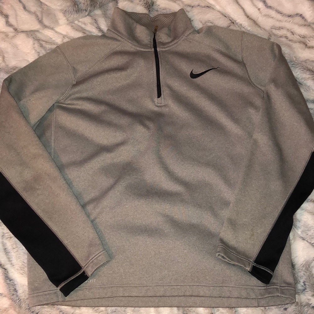 Therma-Fit Nike Throwover